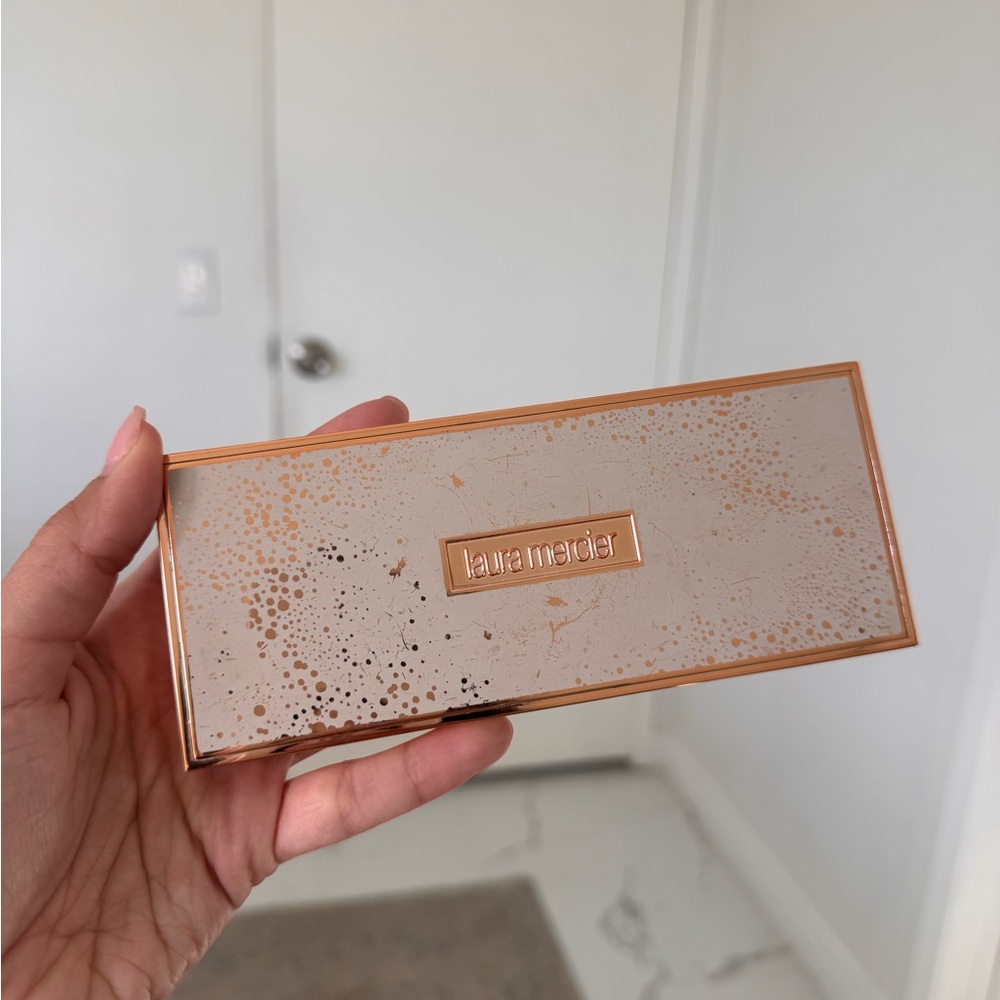 Laura Mercier Stardust Radiant Glow Palette highlighter
